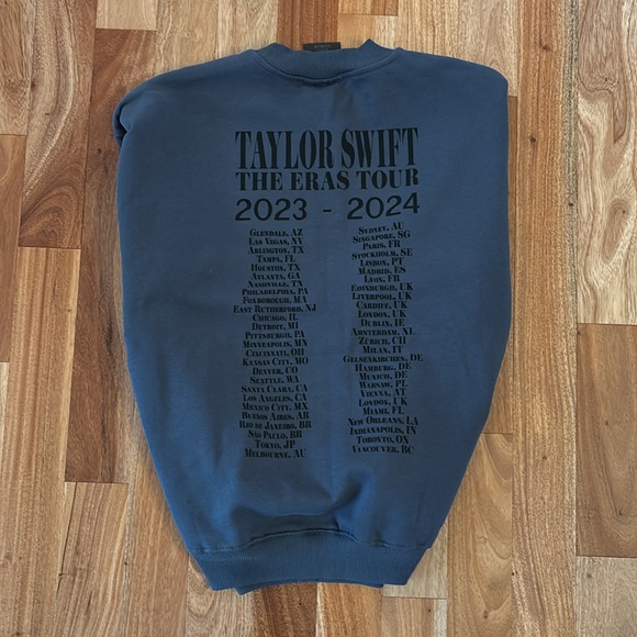 Taylor Swift The Eras Tour Women’s Authentic blue sweatshirt - Picture 2 of 4